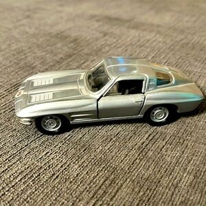 Maisto 1963 Corvette Split window